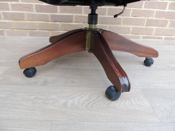 Image 17 of Chesterfield Directors Chair (UK Delivery)