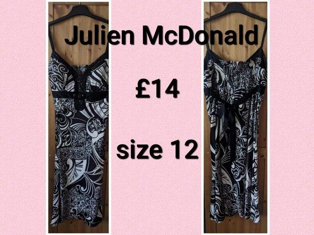 Preview of the first image of JULIEN MCDONALD Black and white dress - size 12.