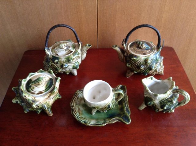Preview of the first image of VINTAGE SHELL TEAPOT SET.
