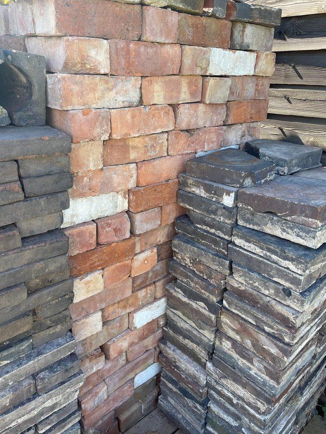 Preview of the first image of Hand made imperial bricks, ideal renovation bricks or beauti.