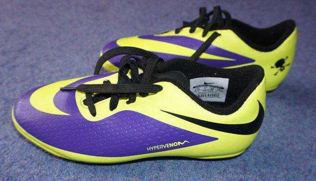 Image 3 of Nike Football boots............