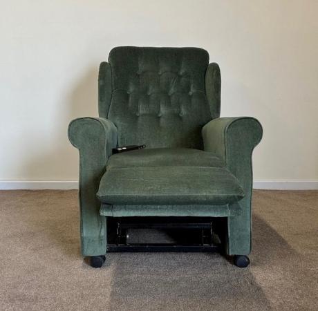 Image 5 of WILLOWBROOK ELECTRIC RISER RECLINER CHAIR GREEN CAN DELIVER