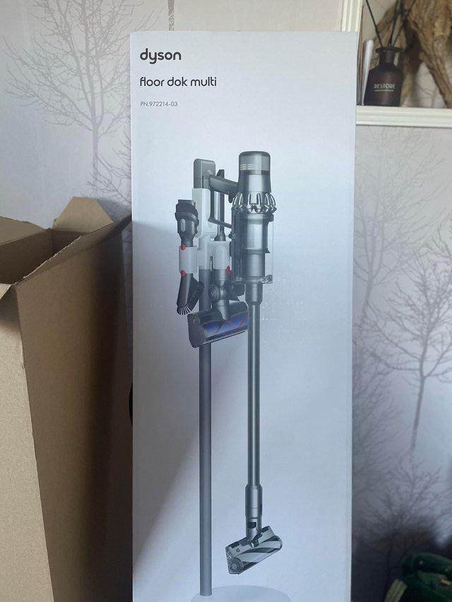 Preview of the first image of Dyson floor dok multi white brand new still in box.
