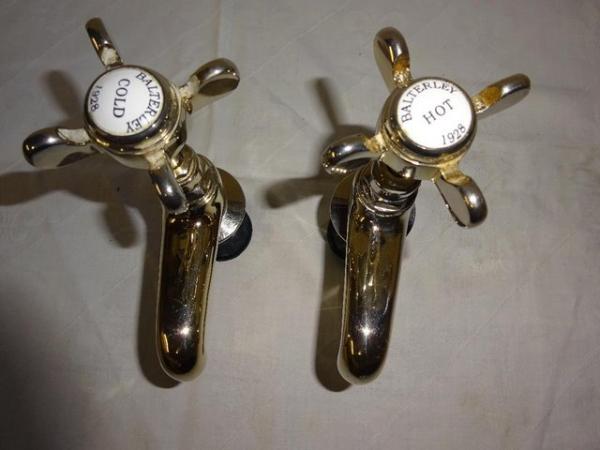 Image 3 of Beautiful Gold Bathroom equipment In lovely condition
