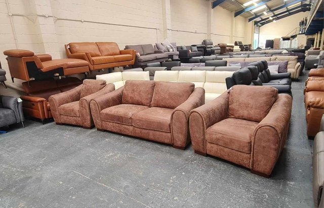 Image 12 of Galleria utah tan leather 2,5 seater sofa and 2 armchairs