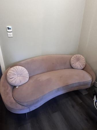 Image 1 of 2 x wash basins, 3x hydraulic salon chairs and 1 pink sofa