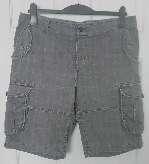 Preview of the first image of Lovely Men's Grey Check Cargo Shorts By Jack & Jones - Sz M.