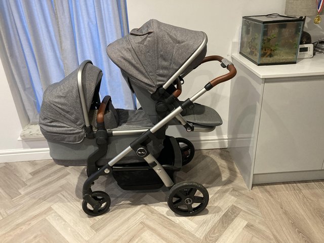 Preview of the first image of Silver cross wave 2020 travel system.