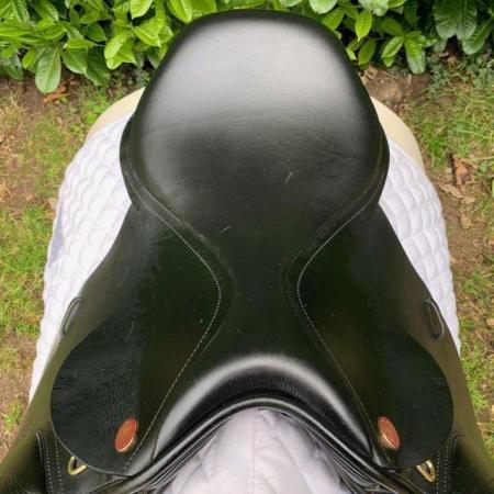 Image 5 of Kent & Masters 15.5 inch pony gp saddle