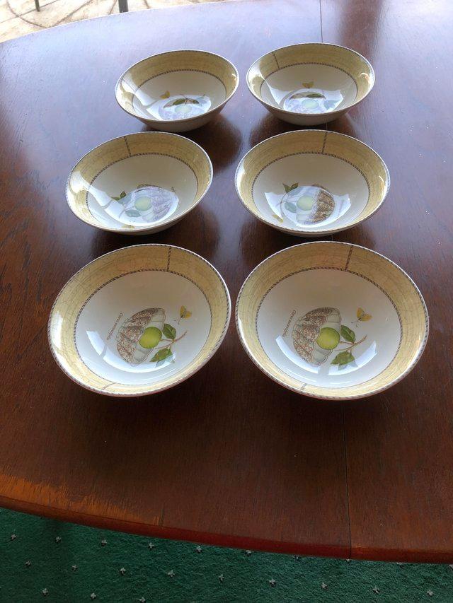 Preview of the first image of Wedgwood Sarah’s Garden cereal/soup bowls.