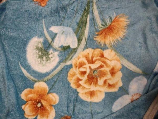 Image 3 of Sherpa Printed Blanket Blue with Floral Pattern Size 200x150