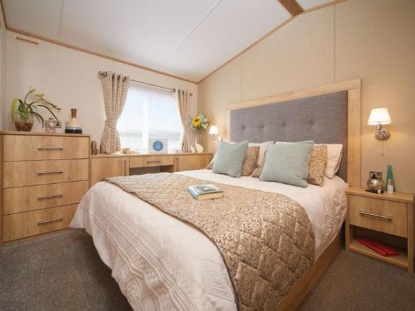 Image 6 of Carnaby Glenmore 40x13 2 Bed - Lodges for Sale in Surrey!