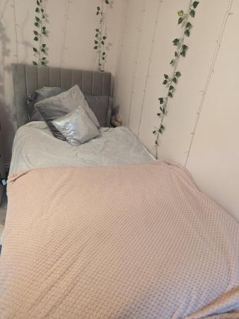 Image 1 of Single bed, orthopedic sprung mattress, bed base & headboard