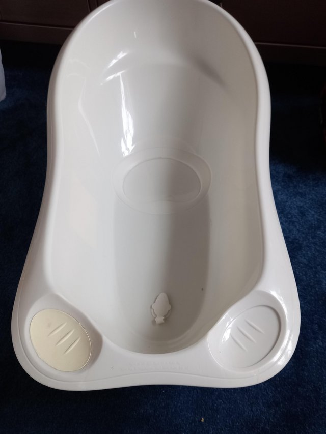 Preview of the first image of Brand new winnie the Pooh baby bath.