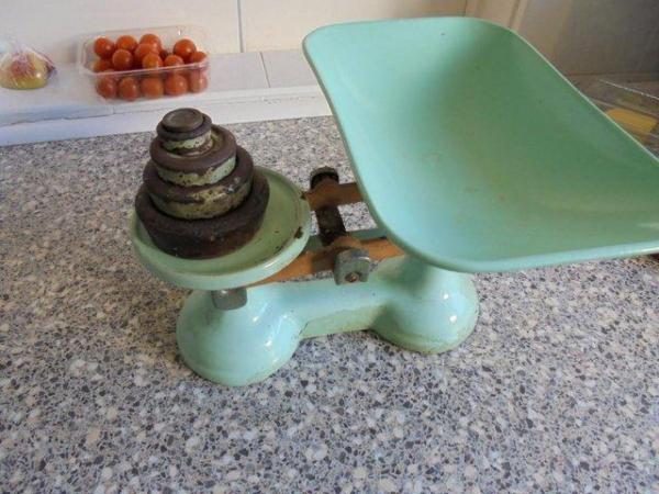 Image 3 of Vintage Cast Iron Kitchen Scales with Weights