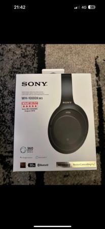 Image 1 of Sony WH1000-XM3 headphones
