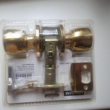 Image 2 of Door Handle / Lock set with keys brass finish