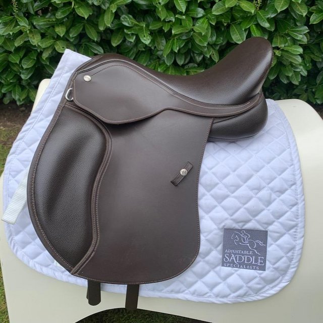 Preview of the first image of Wintec 15 inch pony saddle.