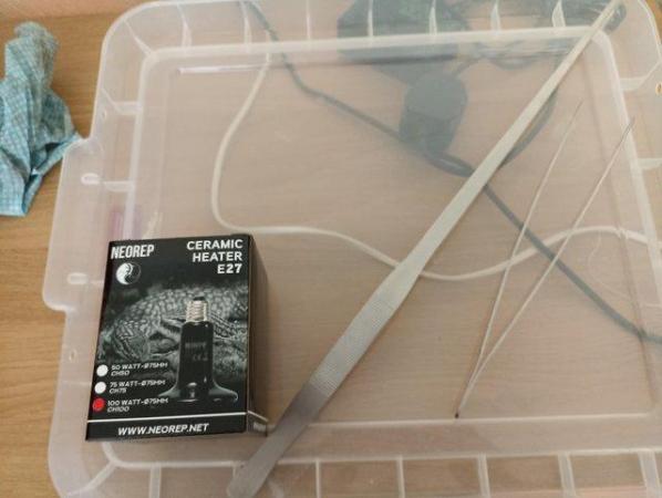 Image 4 of Reptile equipment 2 sets of feeding tongs and a brand new bu