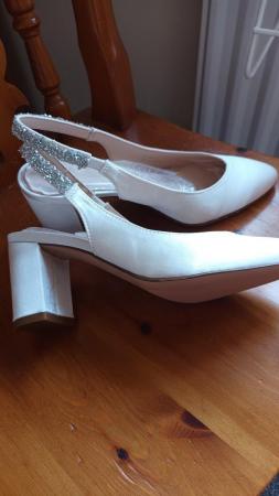 Image 2 of Bridal shoes. Cream. Never worn