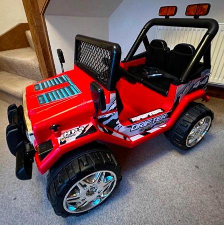 Image 3 of Childs rechargeable car - Jeep style