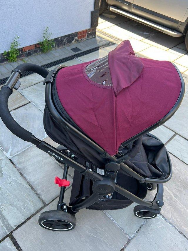Preview of the first image of Pram/push chair like brand new.