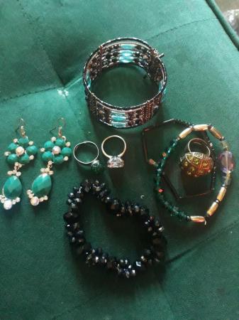 Image 2 of Mix of dress jewellery not been used great condition