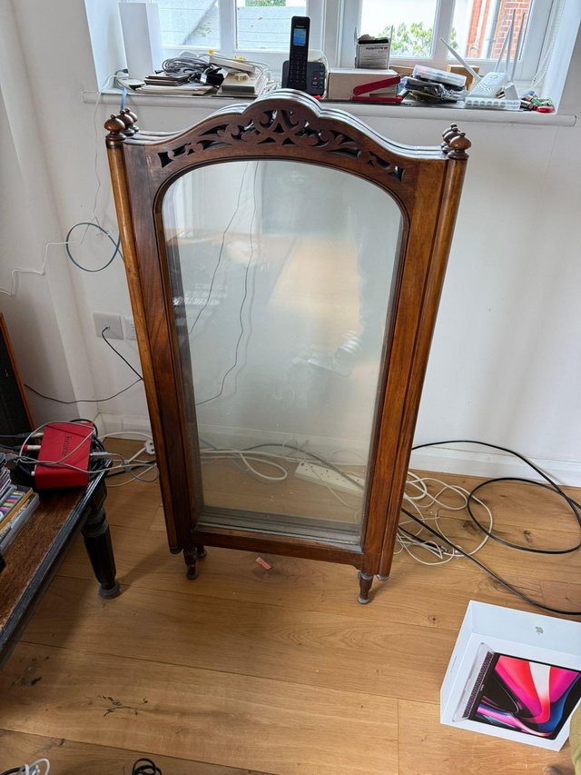 Glass screen with solid wood frame 3 panels -Approx 4' high — photo 2 of 3