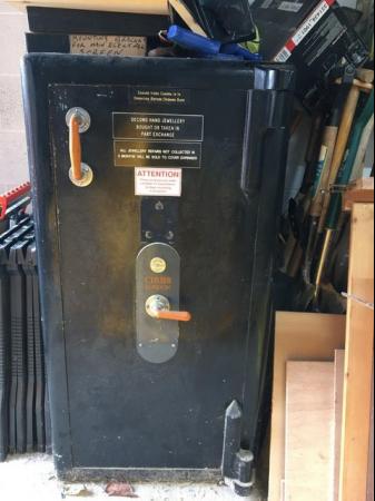Image 1 of Chubb Safe in lovely condition and perfect working order
