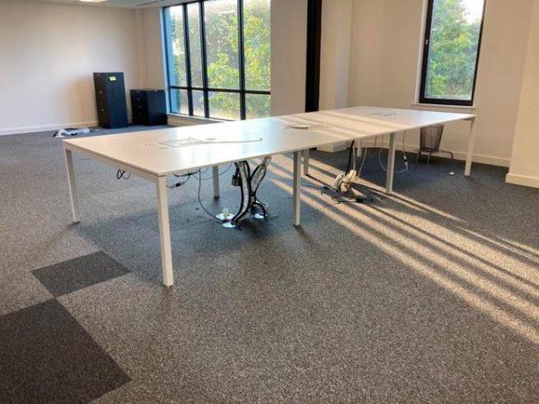 Image 6 of 8 white 6-pod/bench/hot desk office business desk/tables