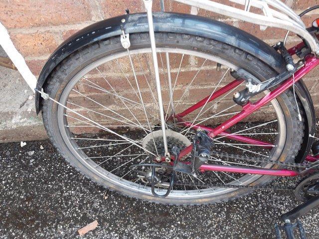 Universal Epic VX 427 Ladies,Girls cycle with extras Must Go - £45 ono