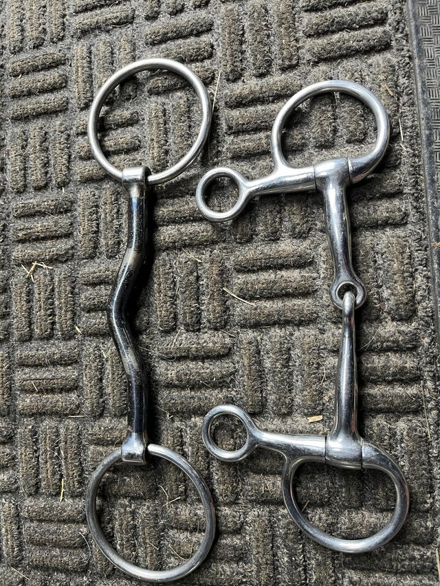 Preview of the first image of 5” hanging cheek & 5” ported snaffle.