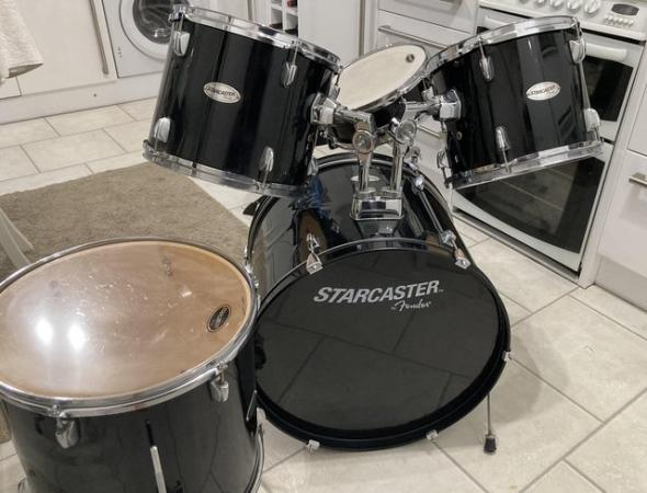 Image 3 of Drum Kit Starcaster by Fender with Stool