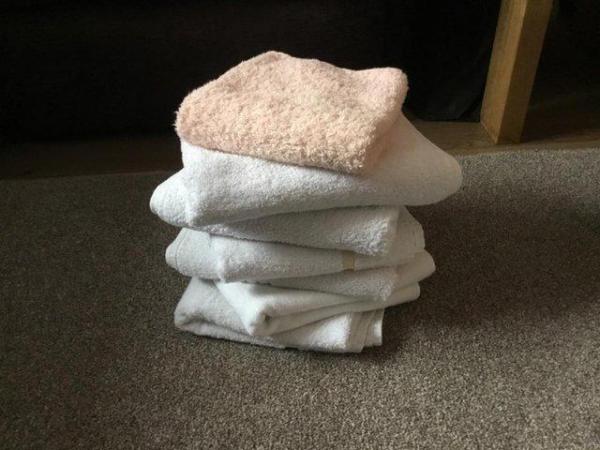 Image 2 of 6 hand towels in fabulous condition