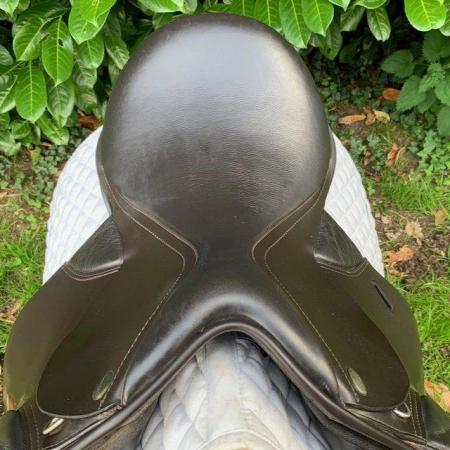 Image 5 of Thorowood T8 17 inch compact saddle