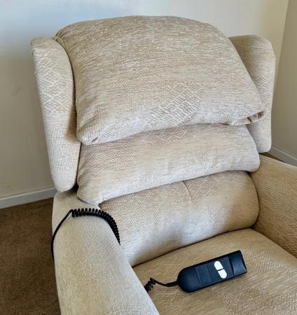 Image 3 of ELECTRIC MOBILITY RISER RECLINER CREAM CHAIR ~ CAN DELIVER