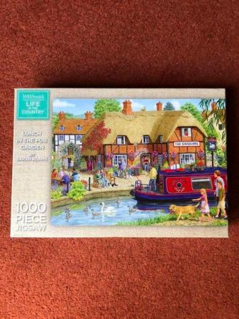 Image 1 of W.H.SMITH 1000 PIECE JIGSAW PUZZLE-LUNCH IN THE PUB GARDEN