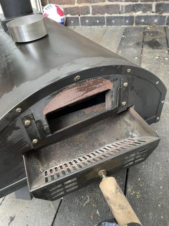 Image 1 of Pizza oven ideal for camping / caravan holidays