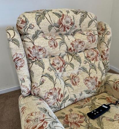 Image 3 of CELEBRITY ELECTRIC RISER RECLINER DUAL MOTOR CHAIR DELIVERY