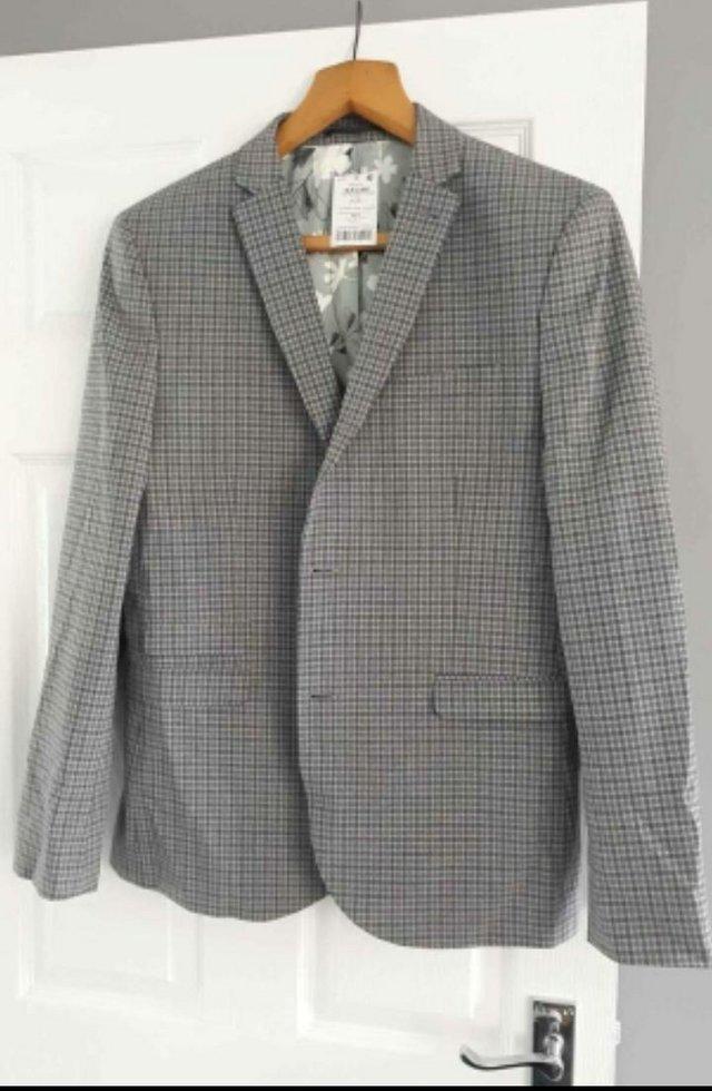 Preview of the first image of Men's NEXT suit set jacket & trousers.