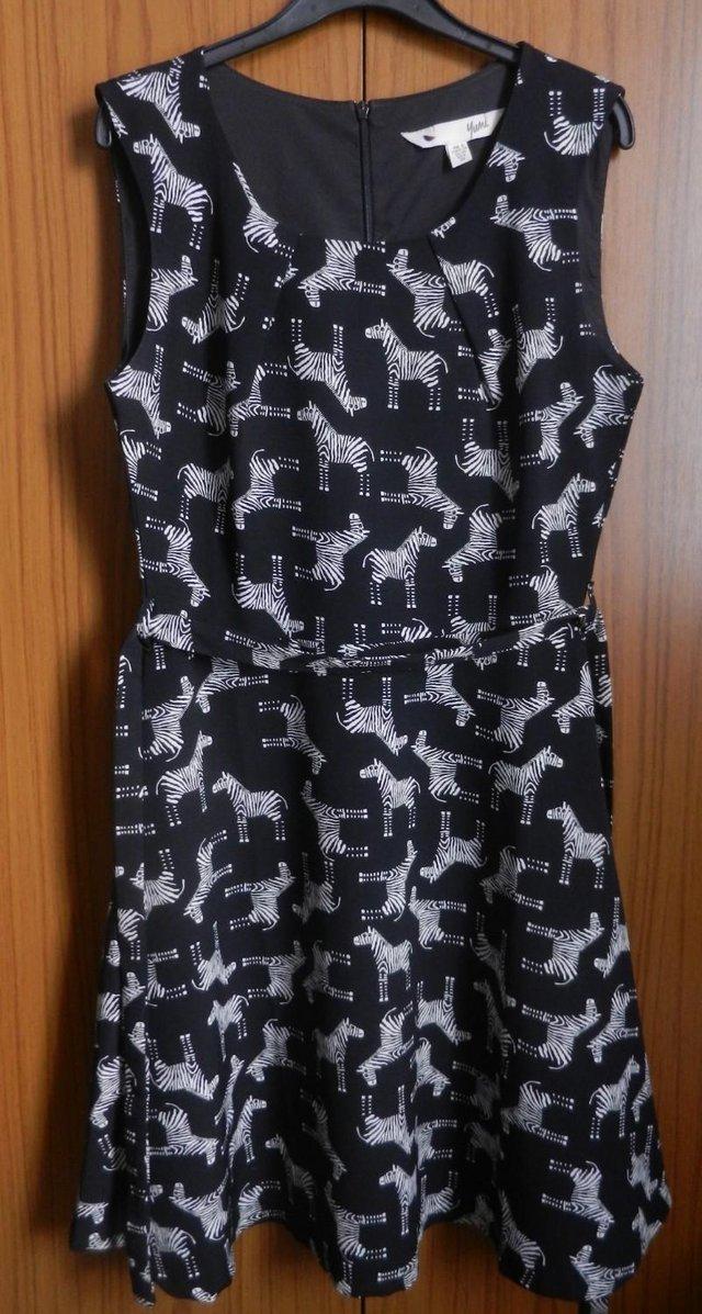 Preview of the first image of Yumi Sleeveless Dress Zebra Pattern Size 8.
