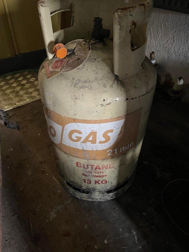Preview of the first image of Flo Gas 13kg butane gas bottle.