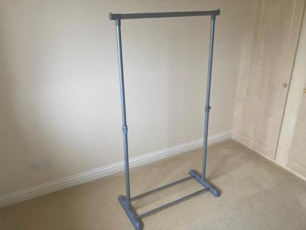 Image 1 of Clothes hanger (adjustable height)