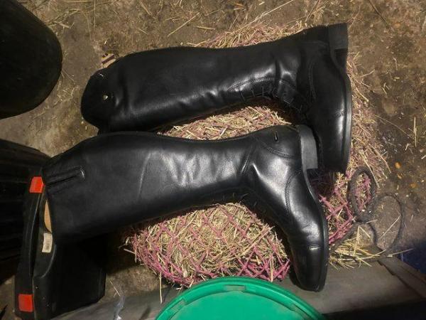 Image 1 of Ariat Heritage Contour Ladies Field Boot Size 6