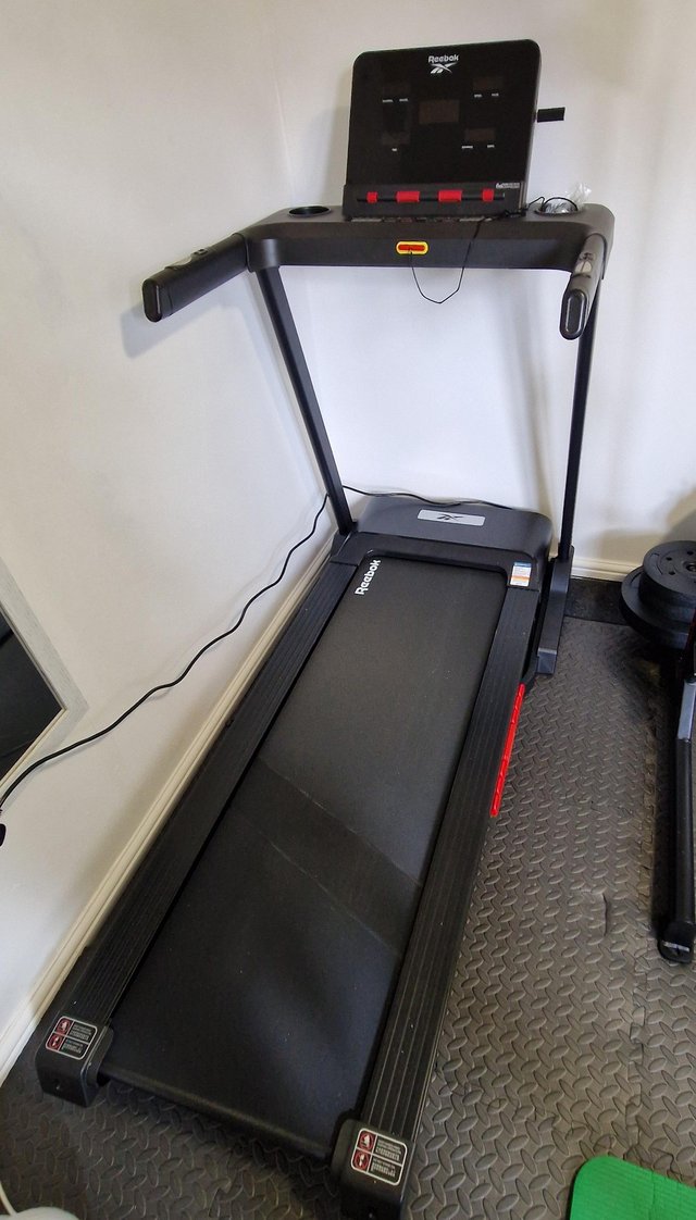 Preview of the first image of Reebok Jet100z Treadmill.