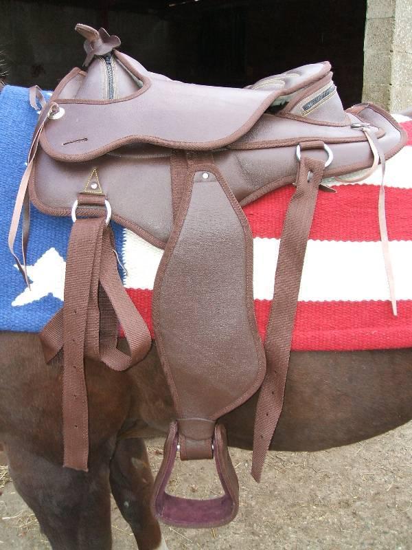 Preview of the first image of Western Saddle Treeless Brown Leather 16" Adult Size.