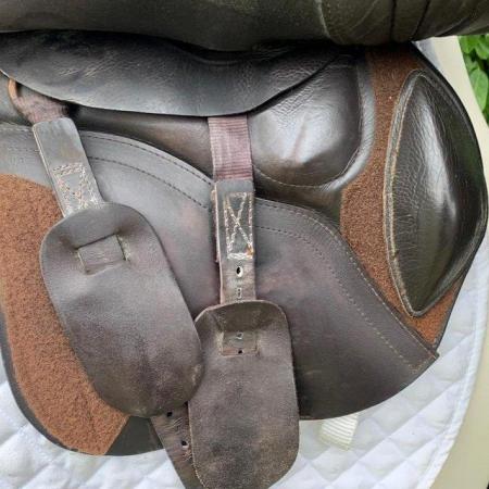 Image 17 of Kent & Masters 17” S-Series Jump saddle