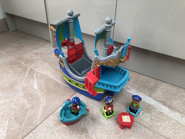 Preview of the first image of ELC HappyLand Pirate Ship & Accessories.