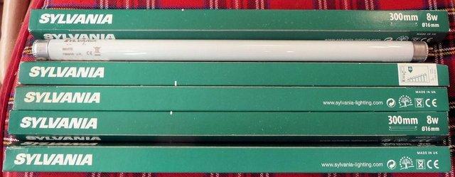 Image 3 of PACK OF 5 NEW SYLVANIA 300mm 8w FLUORESCENT LIGHT TUBES
