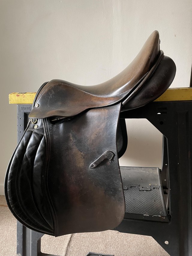 Preview of the first image of GP saddle 17” N/M - Frank Baines.